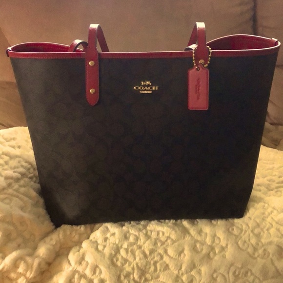 NWT - Coach city tote brown and red reversible to red also - Picture 2 of 6